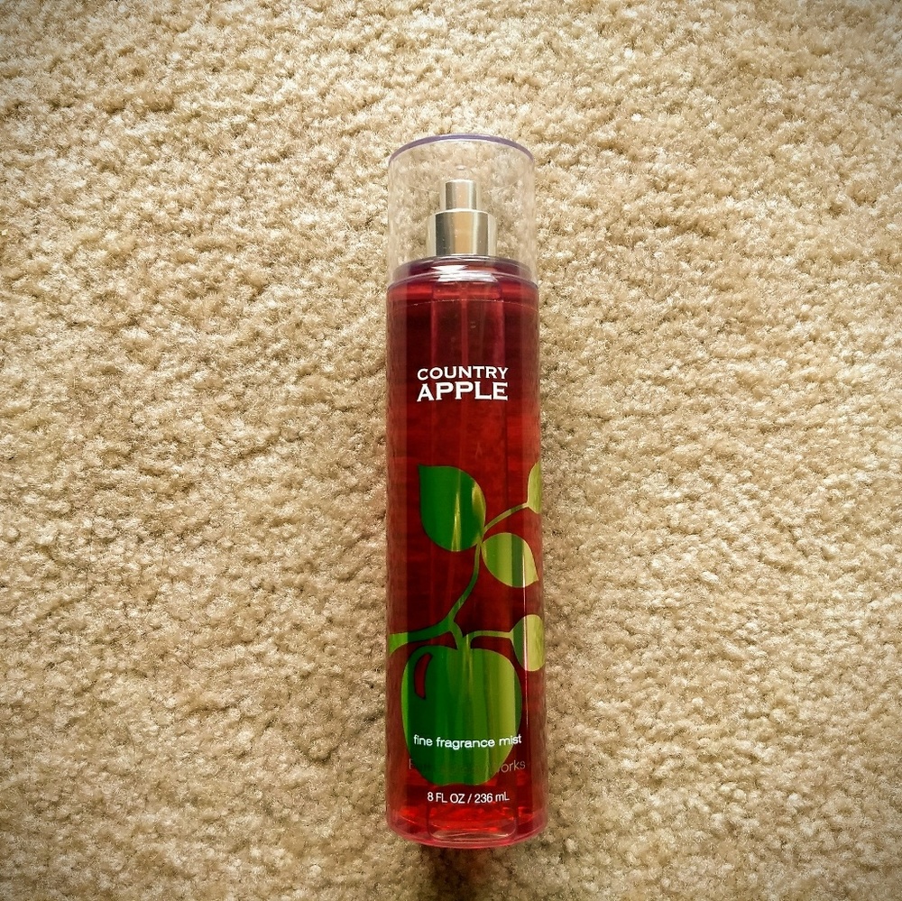 SOLD: BBW Country Apple Fragrance Mist